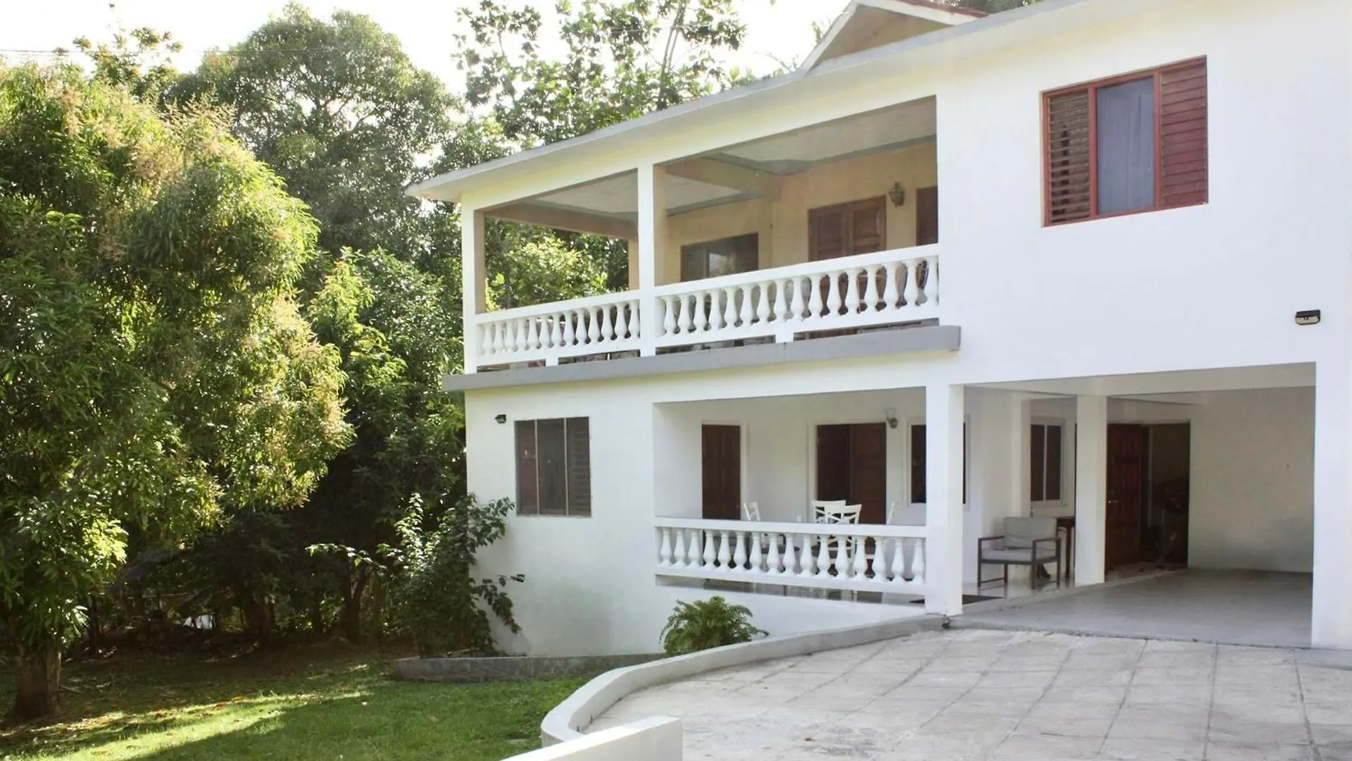 Daire Serene Getaway-Newly Renovated Spacious 2 Beds 2 Baths Montego Bay